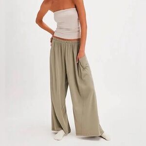 Free People Intimately Downtime Wide Leg Pants NWT Size Large In Light Green